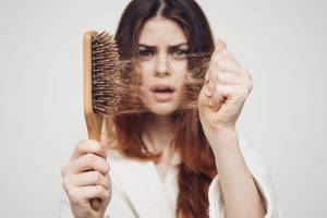vypadavanie vlasov u žien