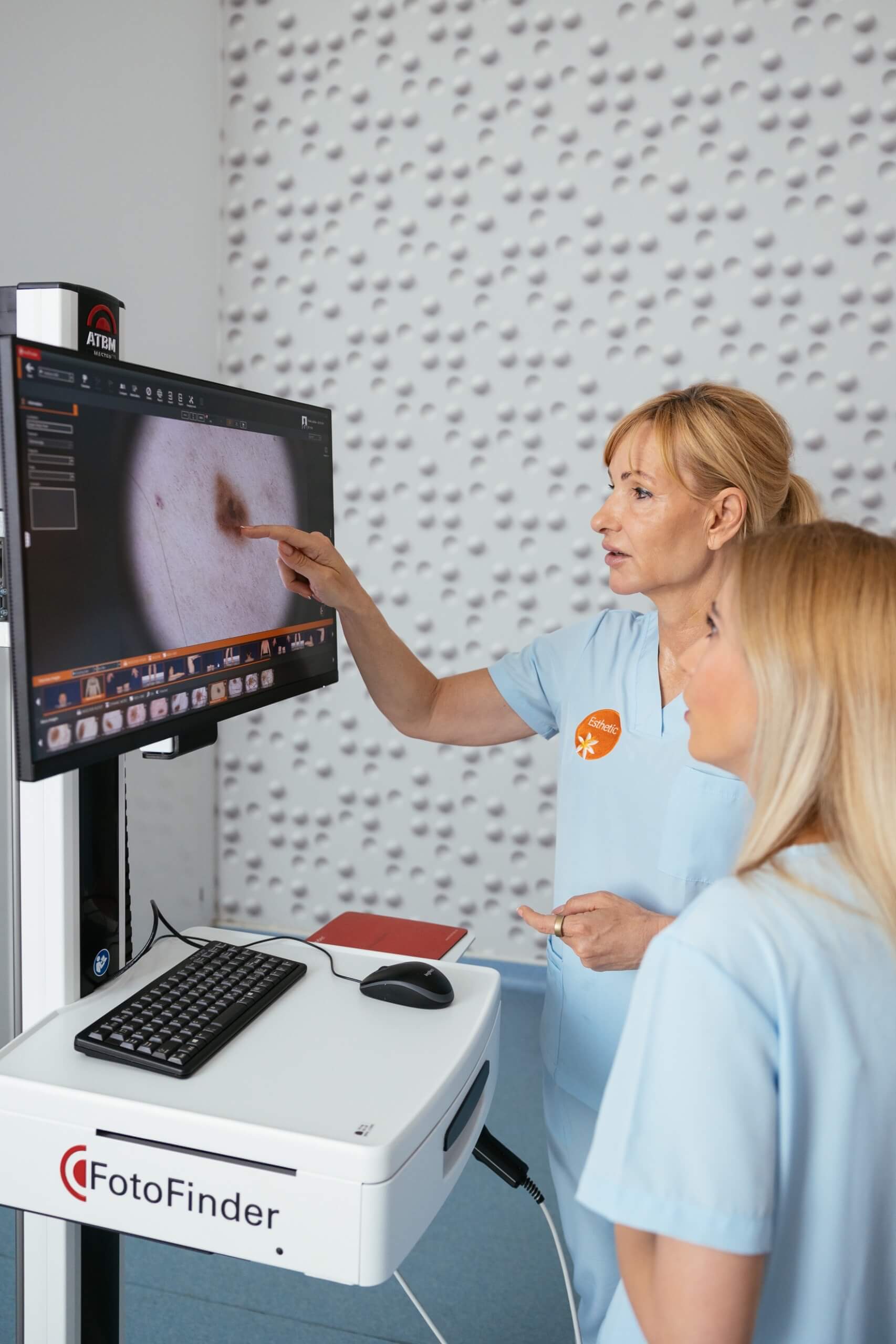 Komplexná AI diagnostika kože a analýza starnutia